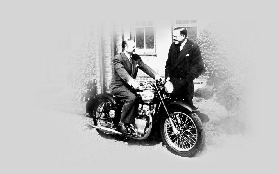 1949-1956 - Madras Motos est lancé en Inde où des motos Royal Enfield seront vendues