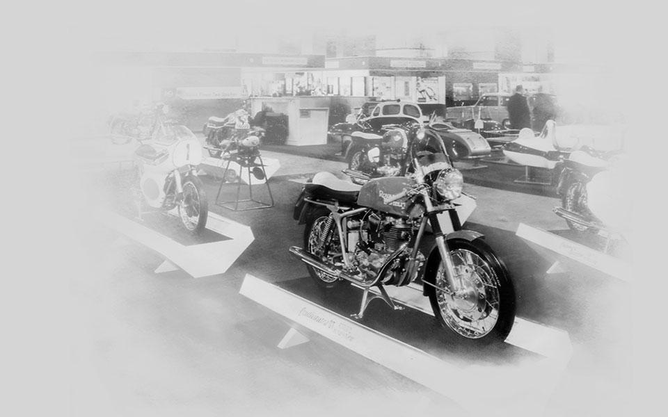 1964 - la Continental GT Café Racer est découverte et fait déjà un succès en terme de course 1964 - la Continental GT Café Racer est découverte et fait déjà un succès en terme de course