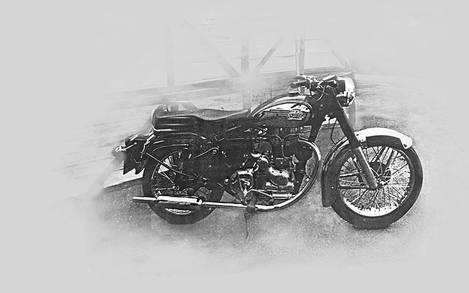 1977 - le modèle Bullet 350 cm3 commence à s'exporter d'Inde vers l'Europe 1977 - le modèle Bullet 350 cm3 commence à s'exporter d'Inde vers l'Europe